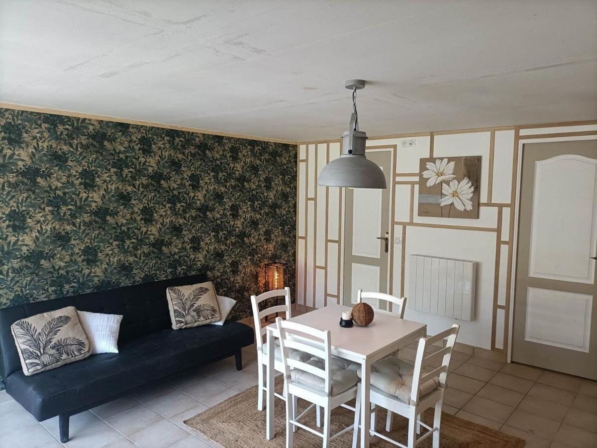 Le Moulin De Benneville Chambres D'Hotes, Petit Dejeuner Compris Cahagnes Dış mekan fotoğraf